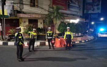 Ratusan Massa Konvoi Rayakan HUT Persik Ke-76, Satlantas Polres Kediri Kota Lakukan Pemantauan Intensif