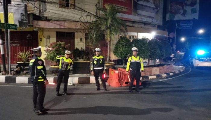 Ratusan Massa Konvoi Rayakan HUT Persik Ke-76, Satlantas Polres Kediri Kota Lakukan Pemantauan Intensif