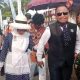 Walikota Depok Supian Suri dan Istri / Cing Ikah pada saat menuju Alun-alun GDC (Foto: Yudi Bahtiar/Starindonews.com)