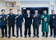 Kepala Kantor BPN Depok, Budi Jaya (tengah), Camat Tapos Jarkasih dan jajaran pejabat struktural, sesi foto setelah pelantikan (Foto: Yudi Bahtiar/Starindonews.com)